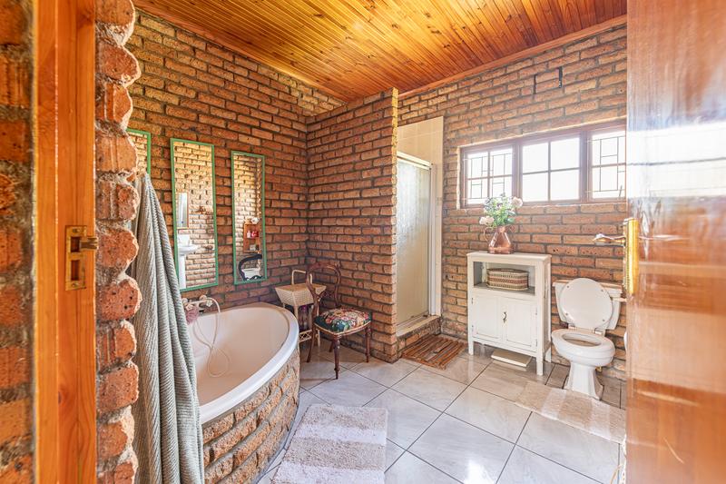 5 Bedroom Property for Sale in Riviersonderend Western Cape